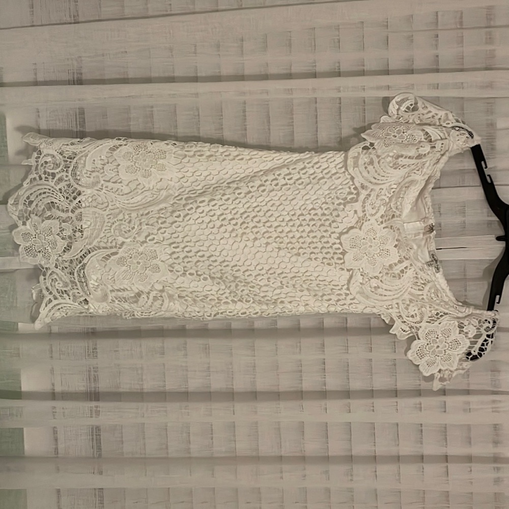 White off the shoulder lace dress size: small